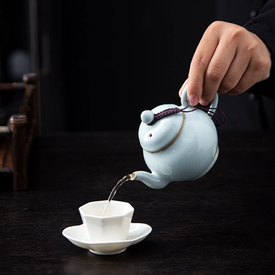lid of 100ml ceramic teapot with knotted cord
