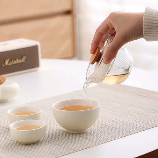 side view of 120ml glass gaiwan from travel tea set