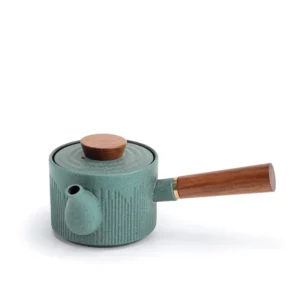 full view of 150ml japanese kyusu teapot with wooden side handle