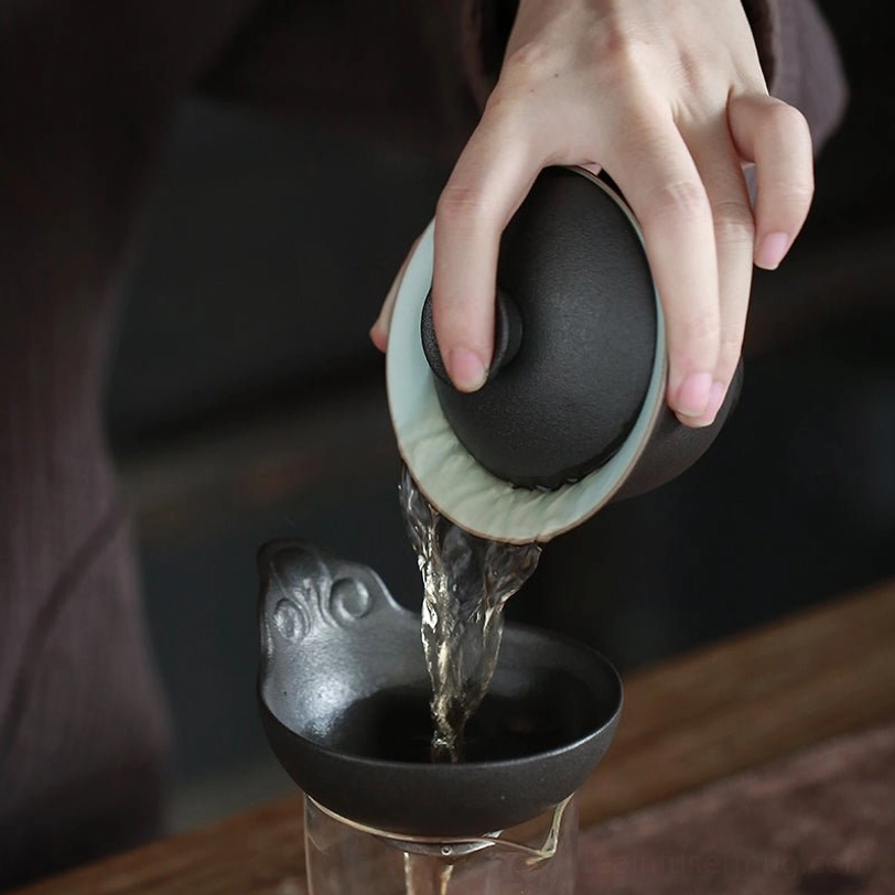 150ml black gaiwan 3-piece set against neutral background