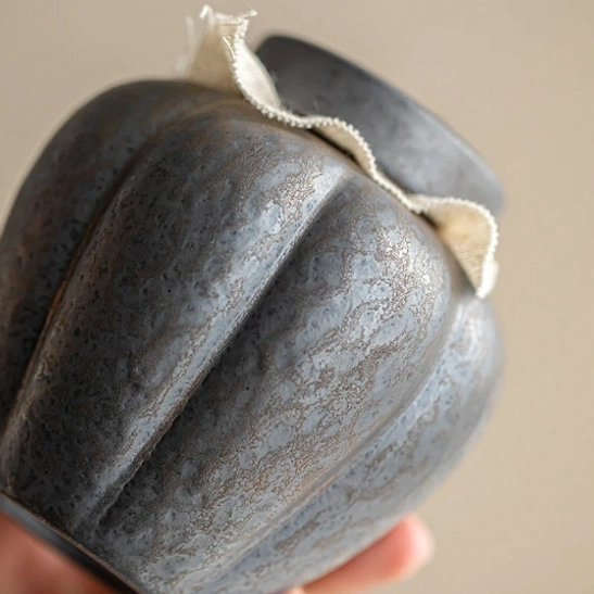 Side view of the 380ml airtight ceramic tea storage canister