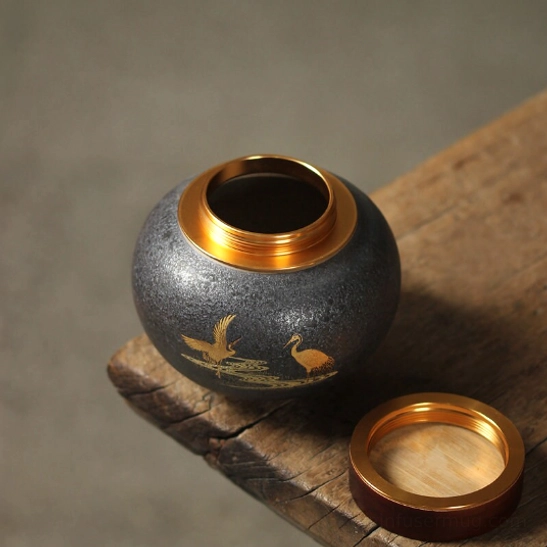 Detail shot of threaded metal inner seal for airtight tea storage