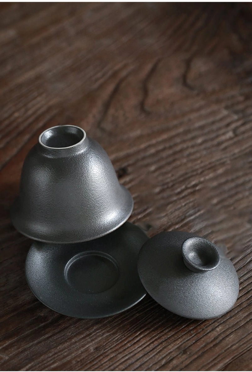 150ml black clay gaiwan showing the white rim and lid detail