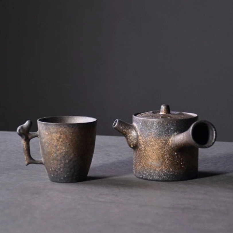 bottom view of 175ml ceramic kyusu teapot with infuser