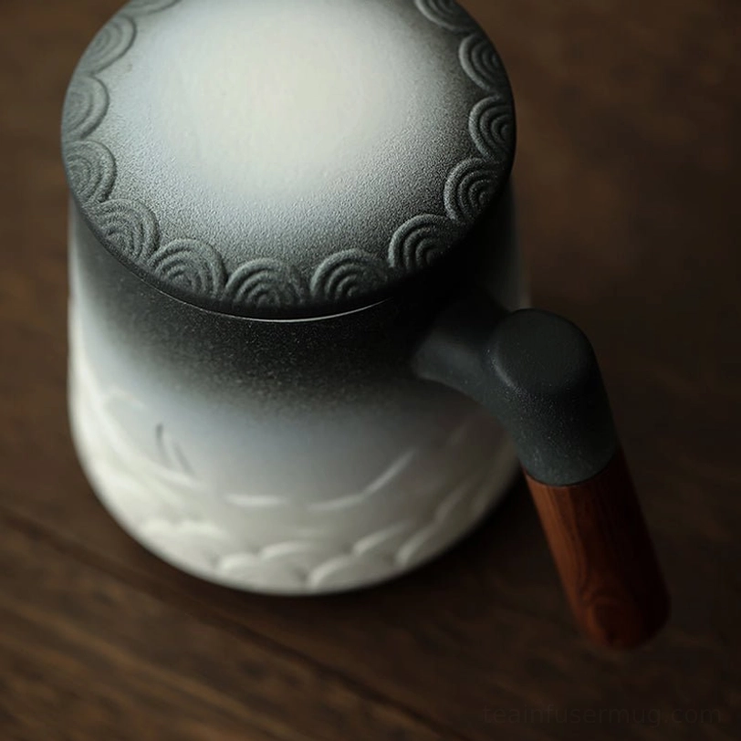 close up of built-in fine mesh ceramic tea infuser strainer
