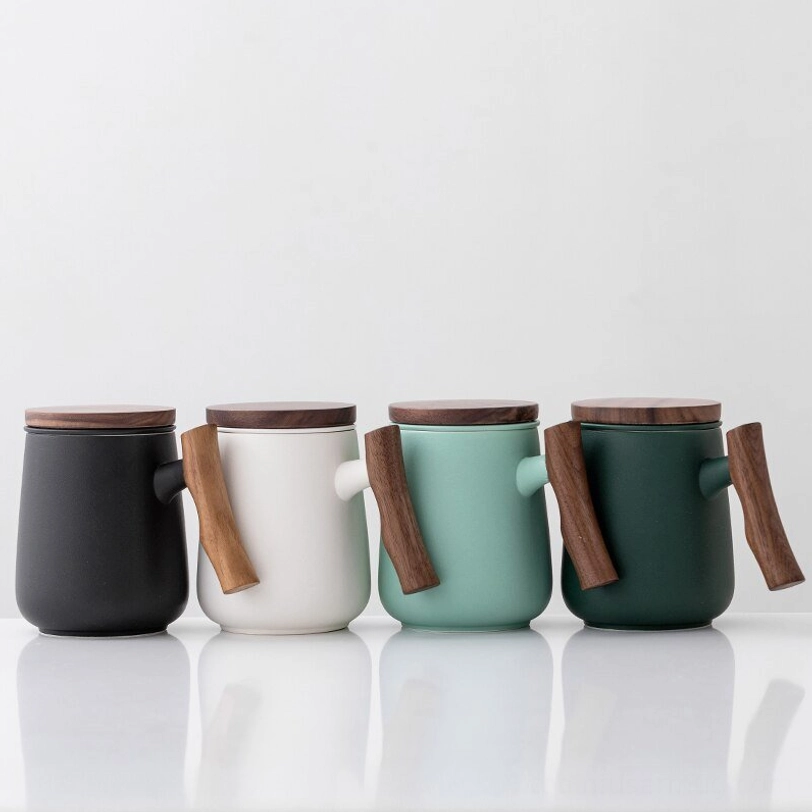 close up detail of infuser stand for ceramic tea infuser mug