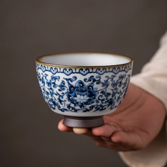 Chinese blue and white porcelain gongfu tea cup 130ml with interlocking lotus pattern