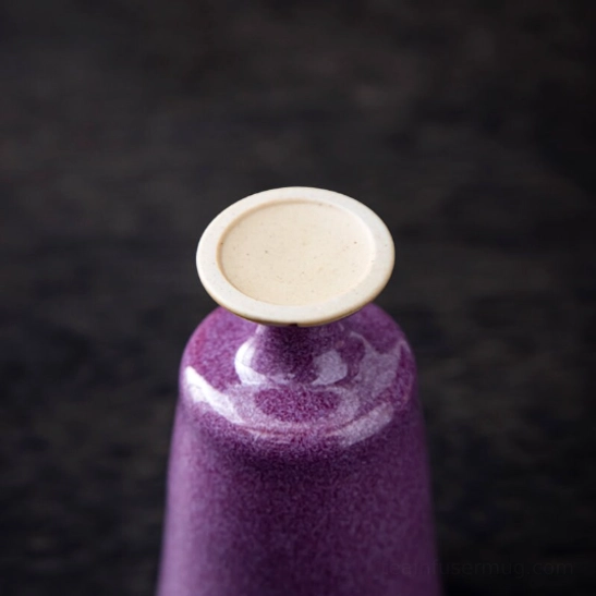 Bottom view of the elevated foot of the Chinese high foot tea cup