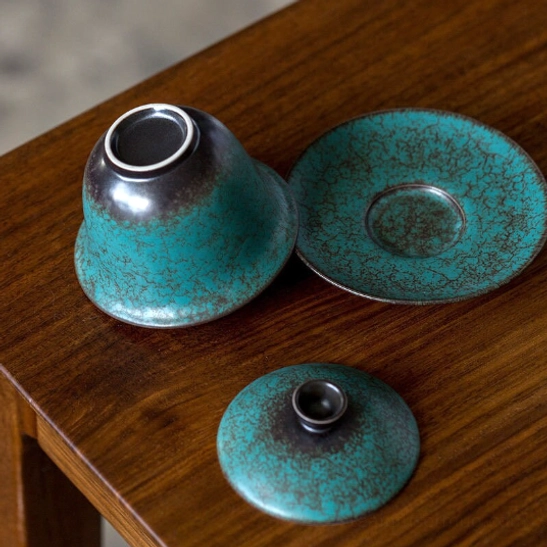 bottom view of the saucer for the cracked glaze ceramic gaiwan