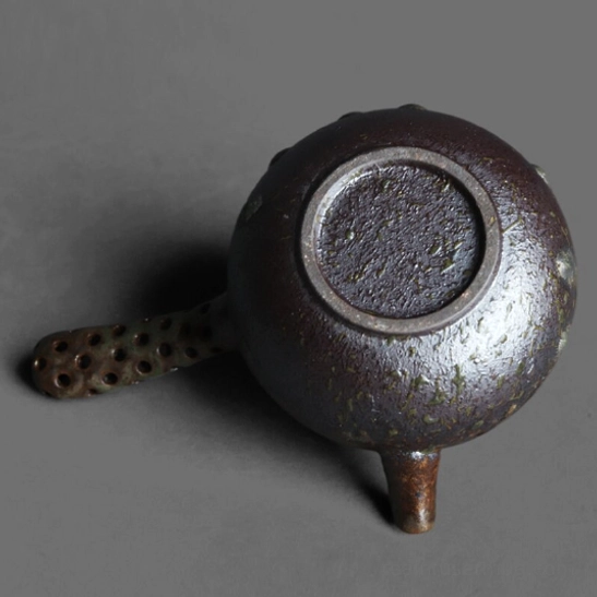 Full product shot of 200ml Japanese Kyusu teapot with infuser