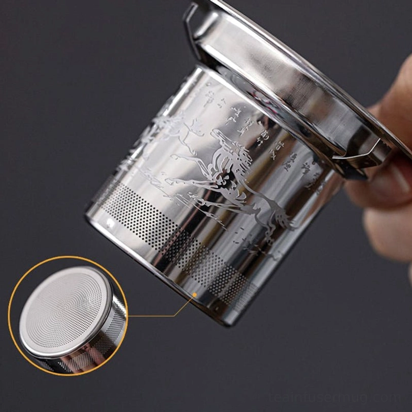 top view of lid and decorative knob for glass kyusu teapot