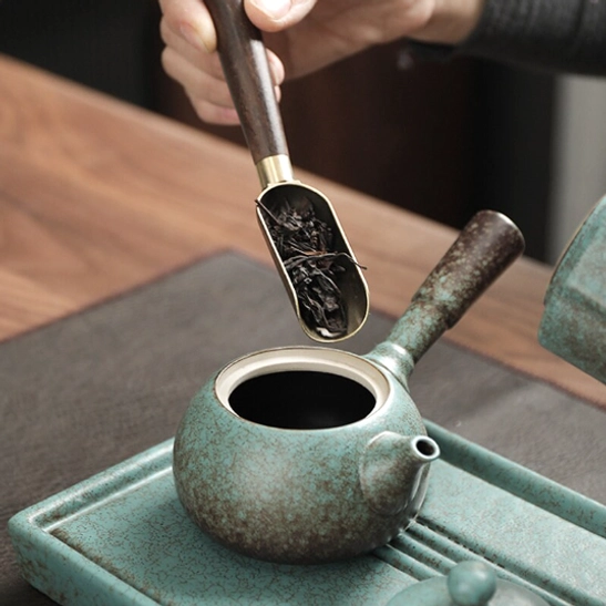 base of green ceramic kyusu teapot 200ml