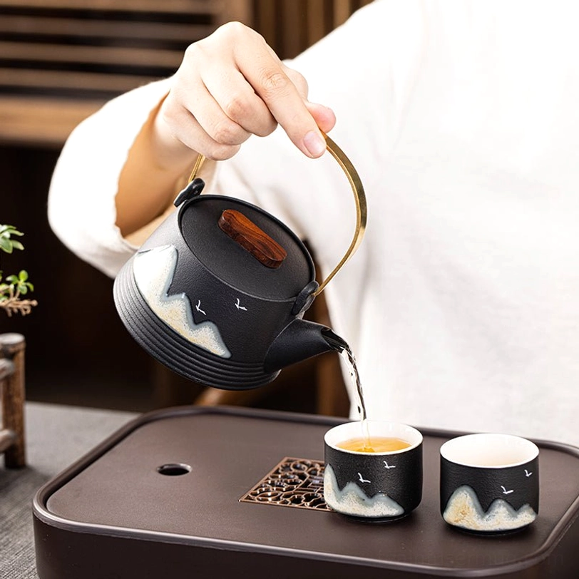 hand-painted mountain and bird pattern on 290ml ceramic teapot