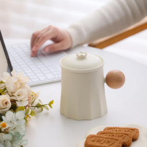 15oz handmade kaolin ceramic tea mug with infuser lid and wooden handle
