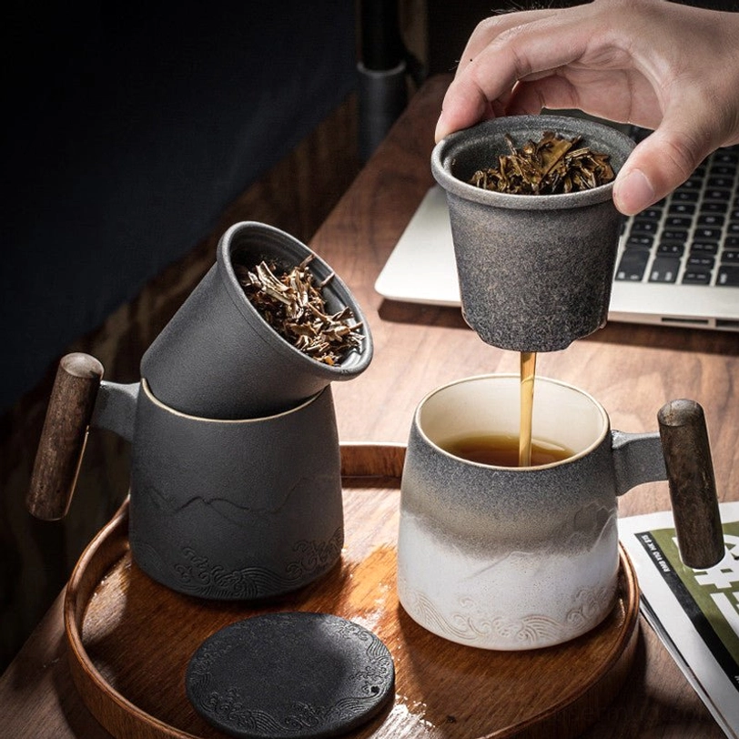 Ergonomic heatproof cool-touch wooden handle of tea infuser mug