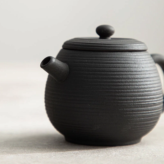 Top view of Jingdezhen ceramic teapot lid