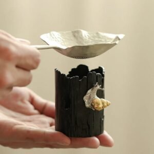 leaf shape tin tea strainer with tree stump holder full set