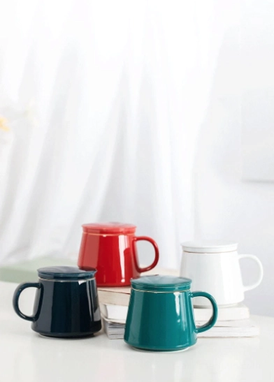 Side view of minimalist 10oz ceramic tea infuser mug with lid