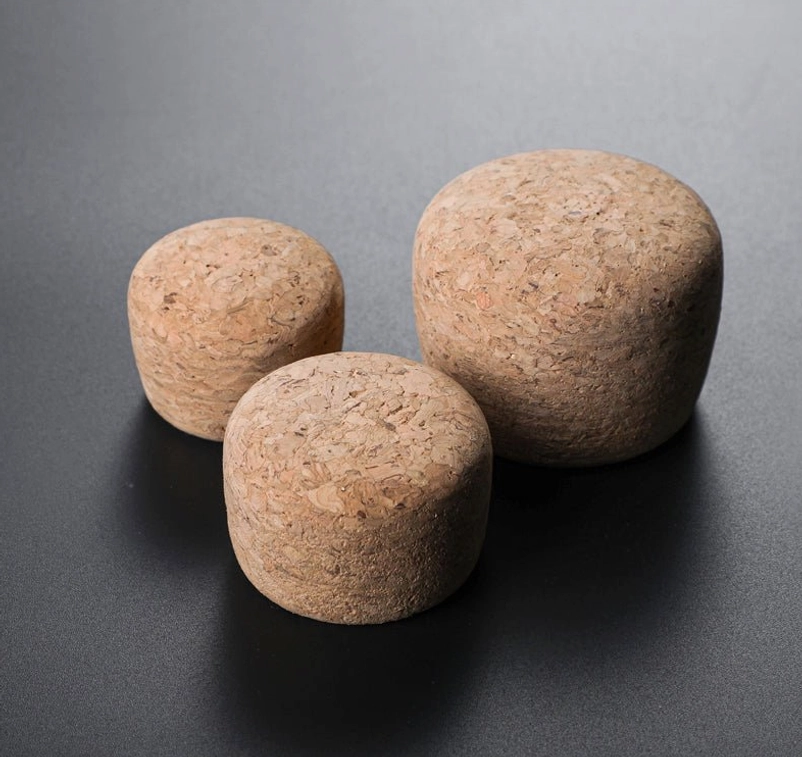 natural cork lid of the glass tea storage canister