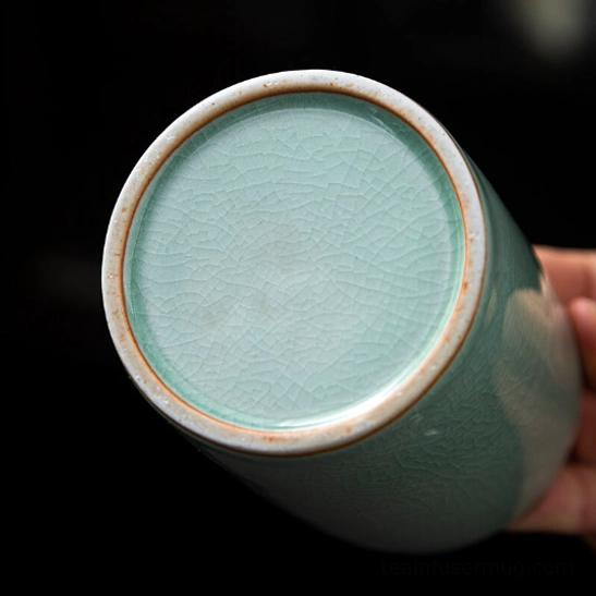 Ceramic tea canister open to show inner capacity