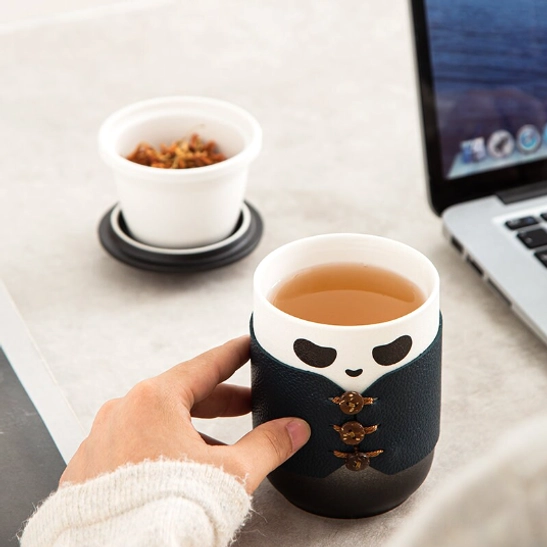 Panda tea infuser mug packed closed inside protective travel carry case