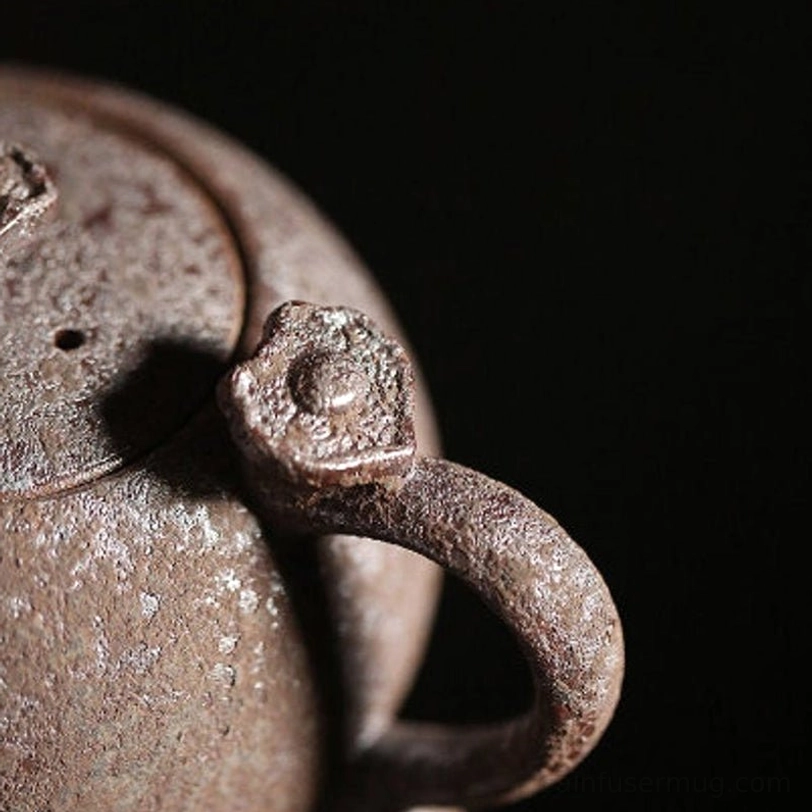 ruyi feet base detail of 220ml rust glaze ceramic teapot