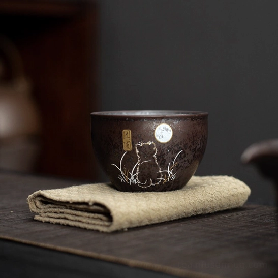 Side profile of the ceramic gaiwan teapot for portable travel tea set