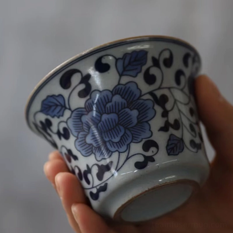 side view of 120ml traditional chinese ceramic gaiwan tea cup