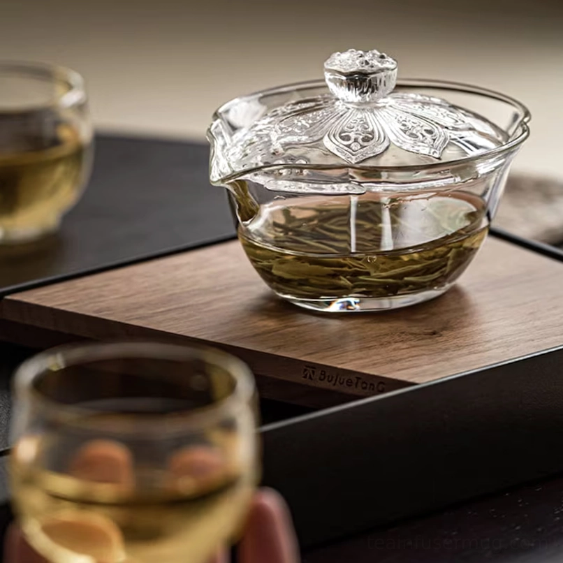 side view of complete clear glass gaiwan with lid