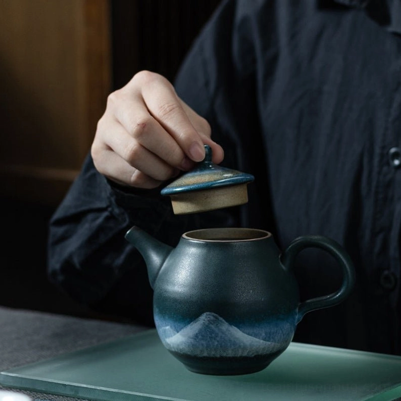 smooth drip-free pour demonstration from starry sky ceramic teapot