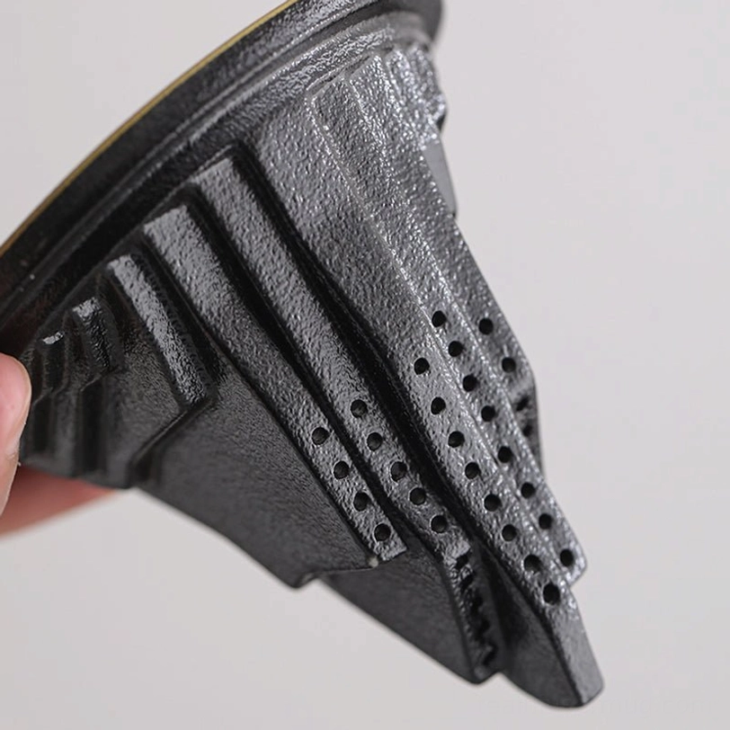 steeping loose leaf tea in floating mountain glass tea infuser mug