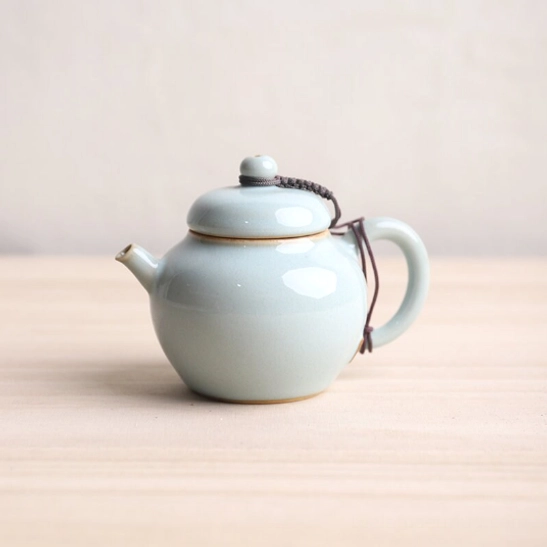Style A light blue 110ml Chinese ceramic teapot with infuser