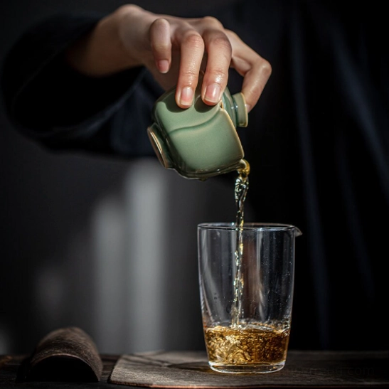 Full three-piece set of petal shaped Longquan Celadon gaiwan tea cup