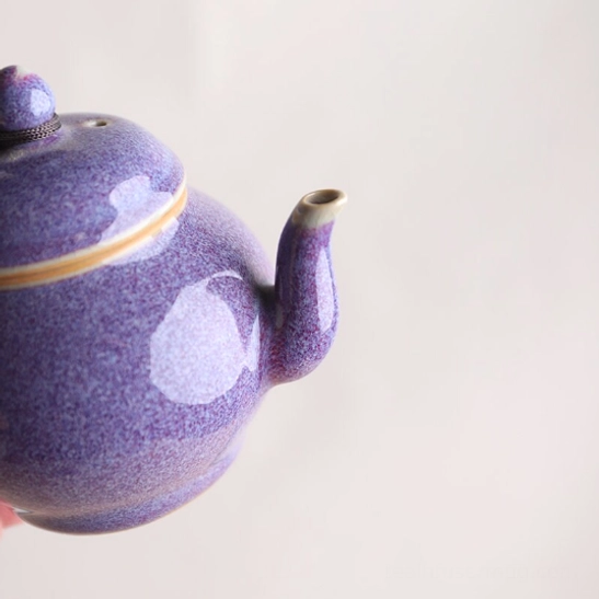 Top view of knotted lid for 110ml ceramic teapot with infuser