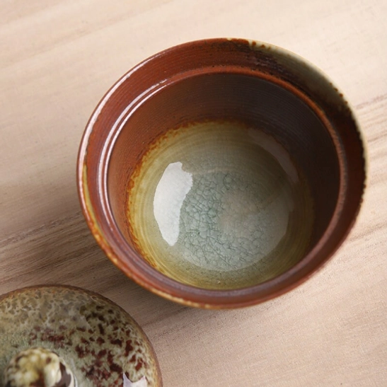 Traditional glaze color variation of ceramic gaiwan tea cup