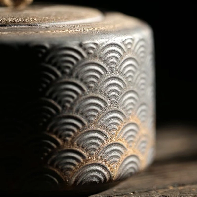 open lid showing sealed jar mouth of airtight tea storage canister
